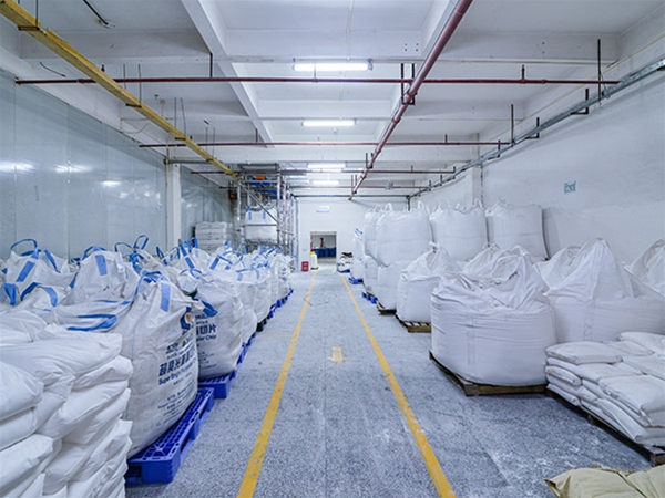 膠水存放區(qū)展示一角